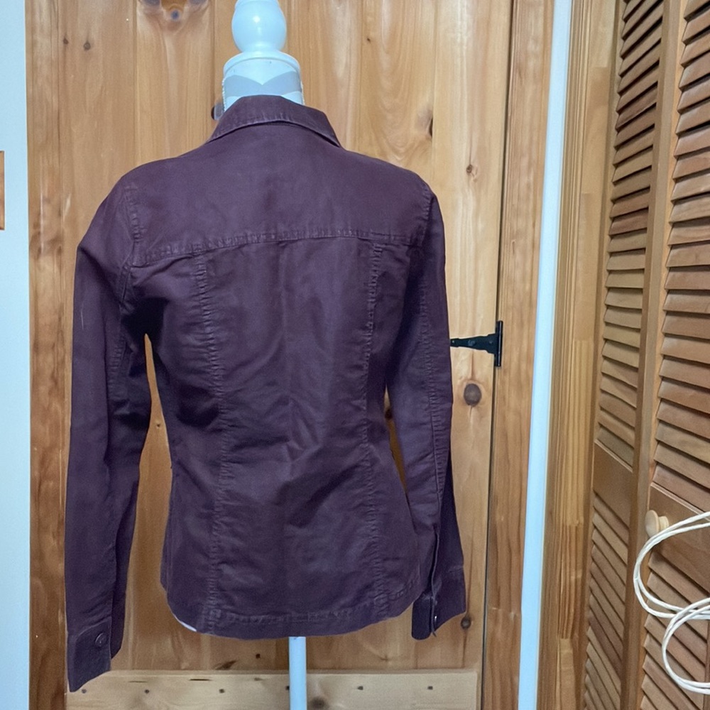 Eddie Bauer lightweight burgundy button up jacket medium - Picture 2 of 4